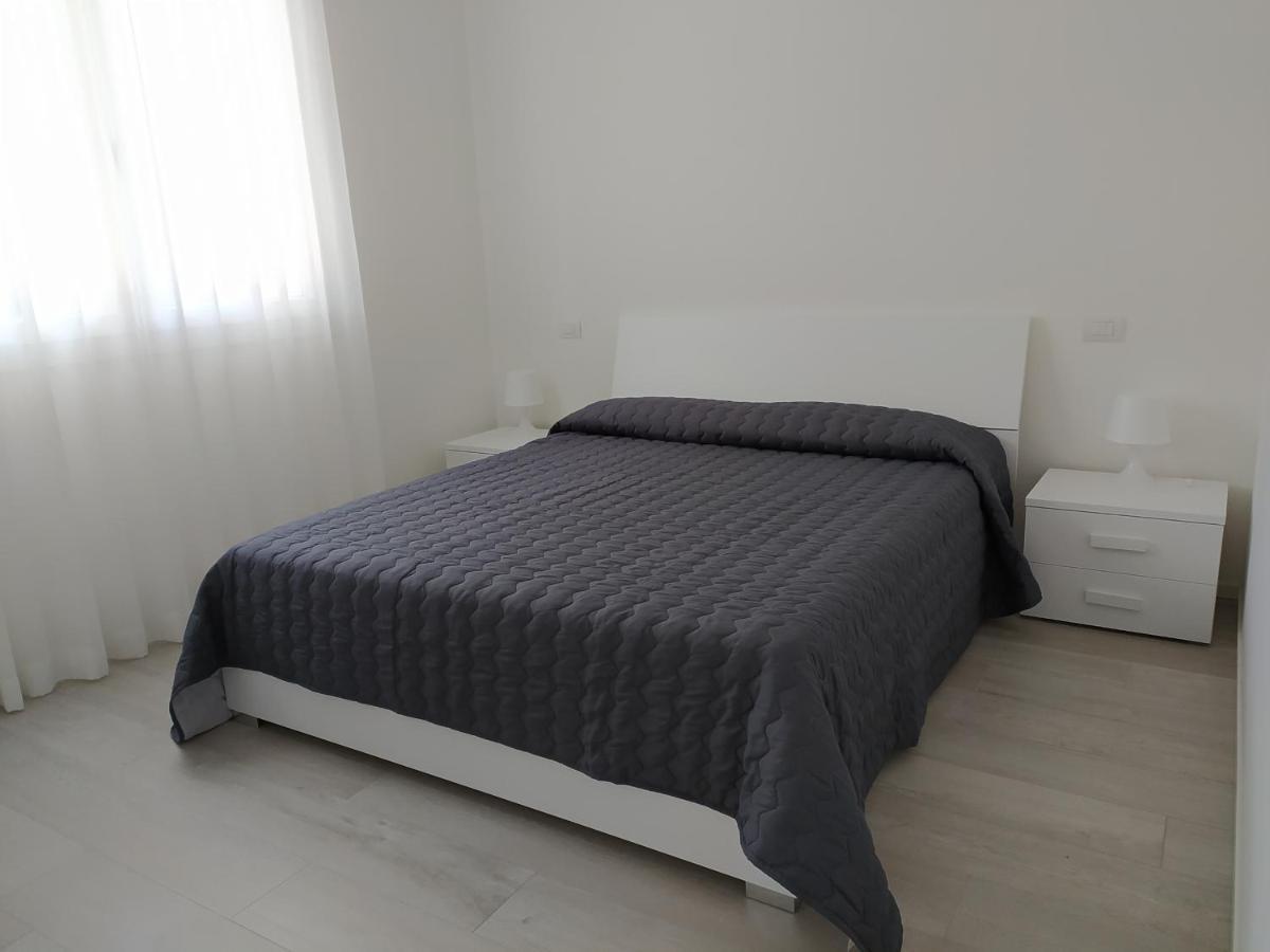 Jesolo Appartamenti F2 - Black And White מראה חיצוני תמונה